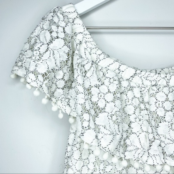 π
Ίlily Rose Off The Shoulder Ruffle Pom Pom Dress Size Medium - Picture 6 of 6